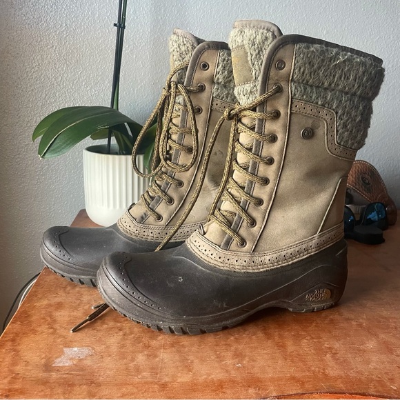 The North Face snow boots - Picture 1 of 5